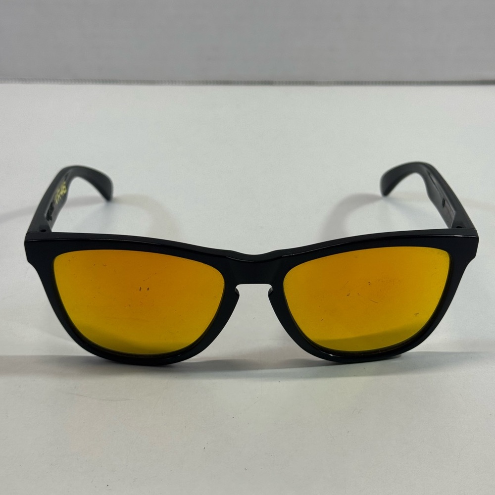 Oakley VR 46 Black Frame Sunglasses Amber Mirrored Lenses beach summer